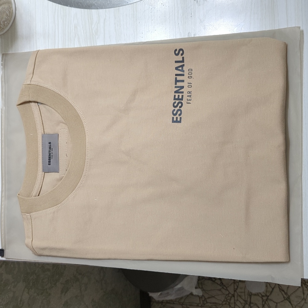 Essentials fear of god tee
